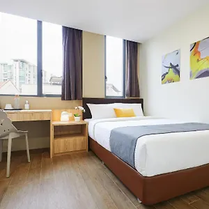 Hotel Dash Living On Mackenzie